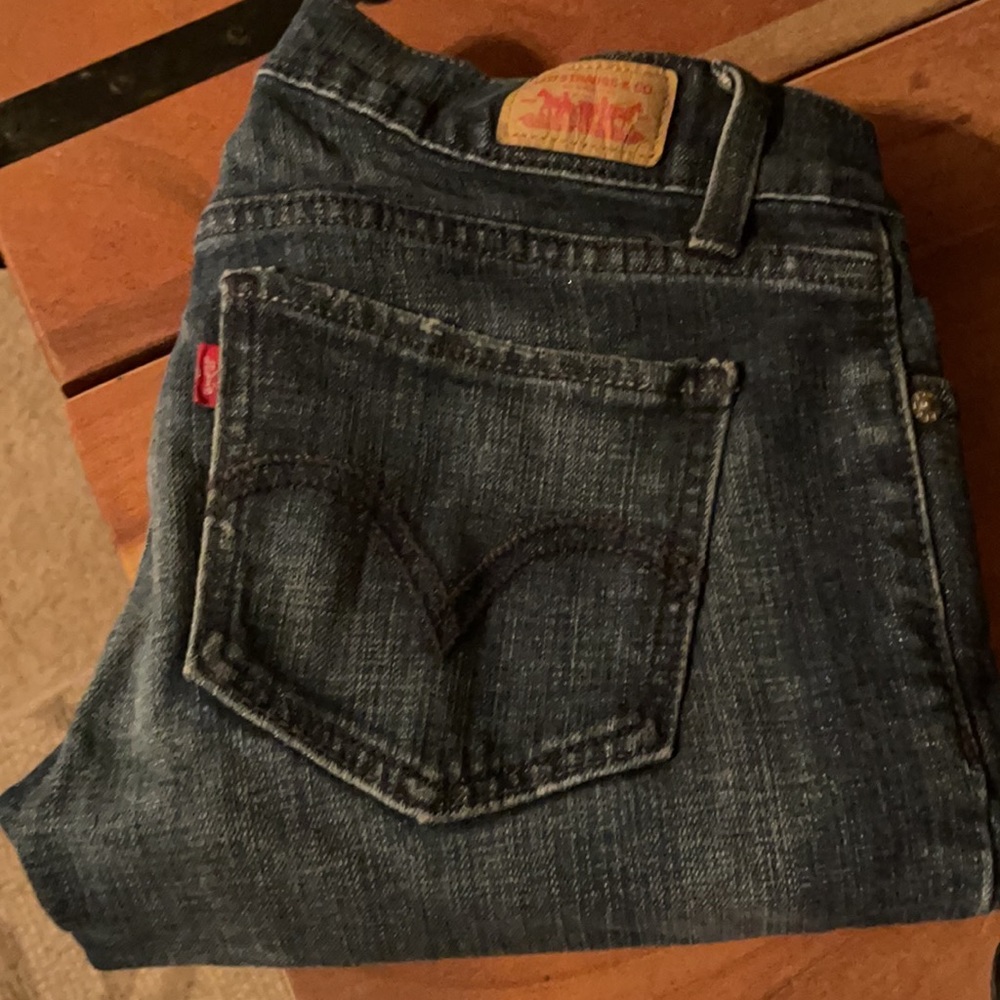 Juniors Levi’s jeans